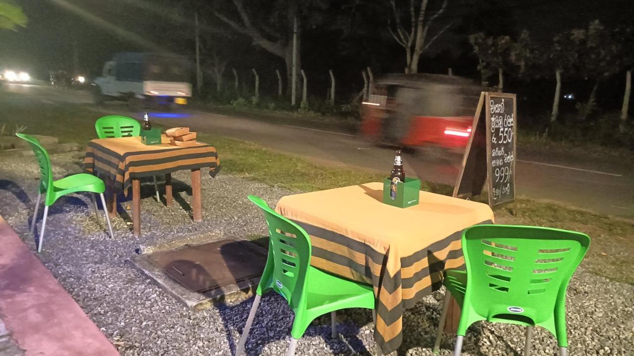 This Is It Airport Hotel And Restaurant Negombo Luaran gambar