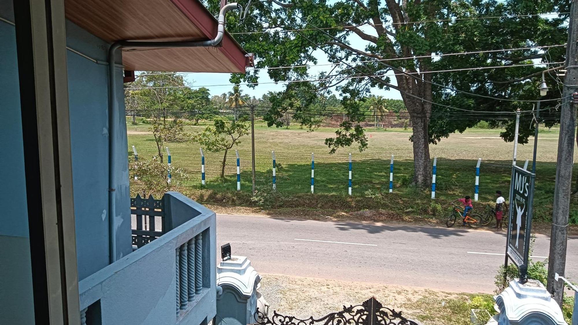 This Is It Airport Hotel And Restaurant Negombo Luaran gambar