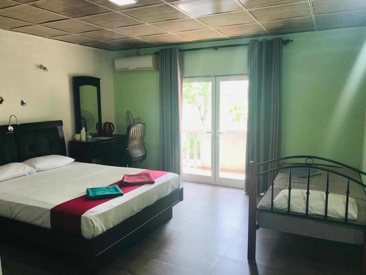 This Is It Airport Hotel And Restaurant Negombo Luaran gambar