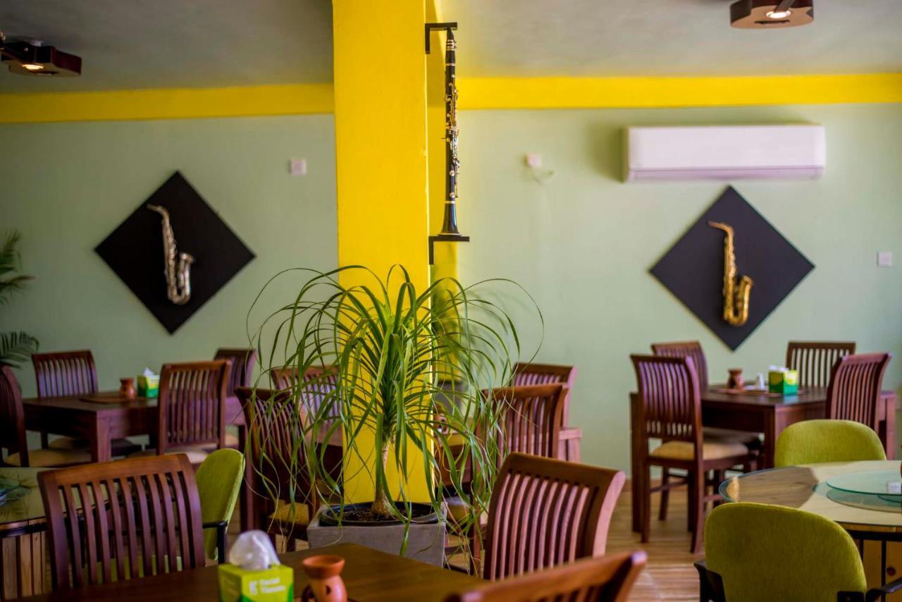 This Is It Airport Hotel And Restaurant Negombo Luaran gambar